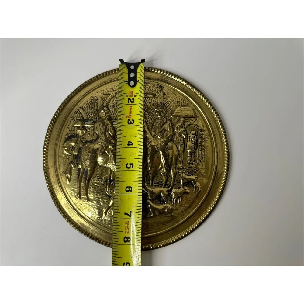 Vintage Hammered Brass Wall‎ Plate Traditional English Fox Hunting Scene